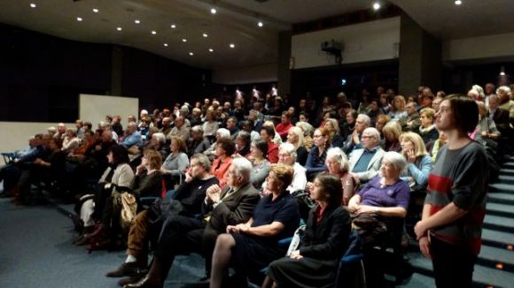 L'auditoire attentif à l'avvant première internationale du documentaire "Boris Pahor portrait d'un homme libre", le 28 mars, organisé par l'Alliance française.